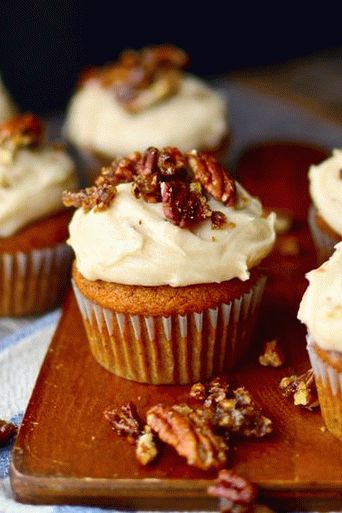 Photo Pumpkin Cupcakes with Curd Cream