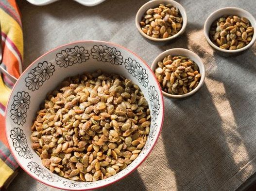 Photo Pumpkin seeds with warm spices
