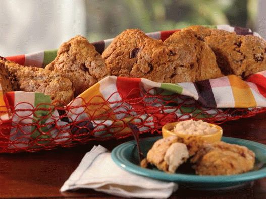Photo of Pumpkin-cranberry skones with whipped maple cream