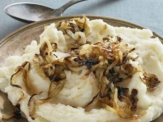 Photo Chopped potatoes with onion jam