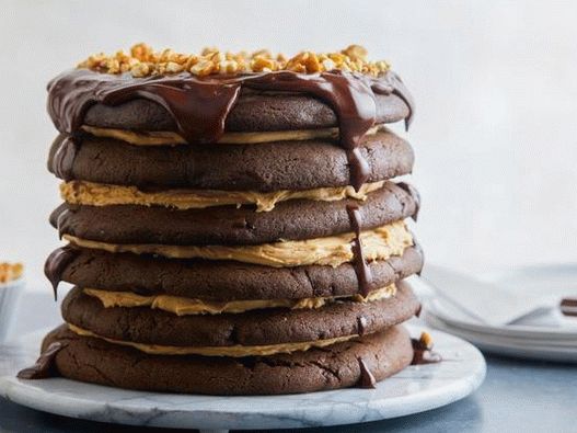 Photo Cake with layers of chocolate chip cookies and peanut cream
