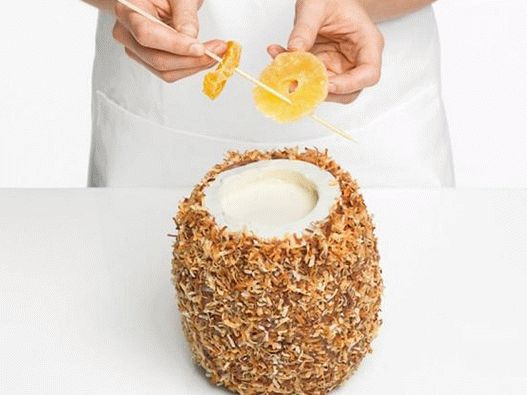 Put dried fruit on a wooden skewer