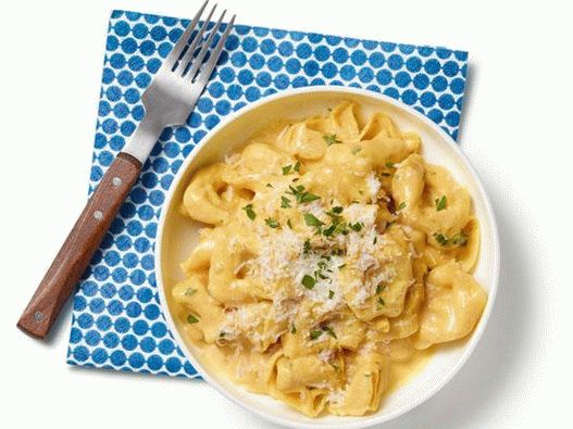 Photo of Tortellini with cheese and Alfredo pumpkin sauce