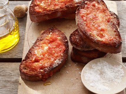 Photo Toasts with Tomatoes and Garlic