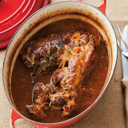 Photo Beer stewed pork with sauerkraut