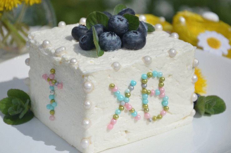 Curd Easter with poppy seeds