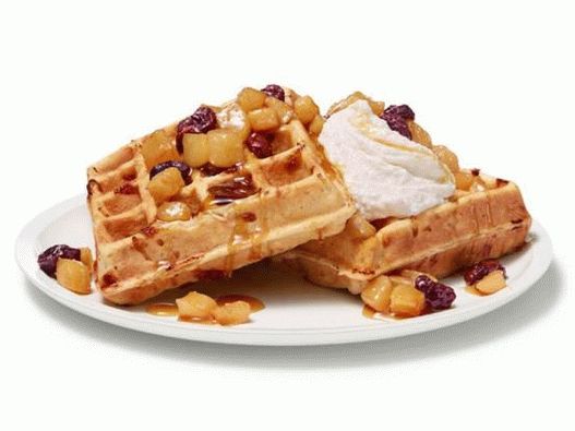 Photo Curd waffles with cherry and pear compote