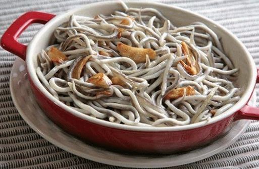 Photo Eel stewed in garlic sauce