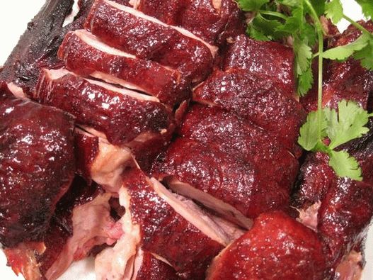 Photo Duck smoked on tea