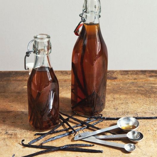 Photo vanilla extract at home