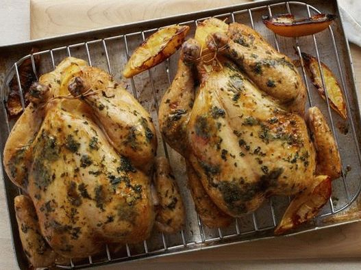 Chicken in the oven with lemon and herbs