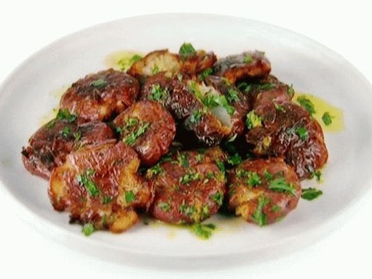 Jacket-fried potato with lemon