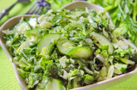 Spring salad with sorrel