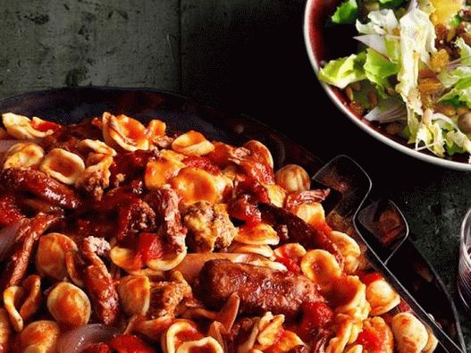 Photo Sunday meat sauce with orecchiette paste