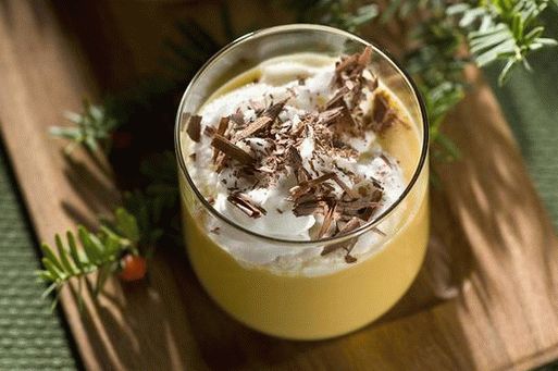 Photo Whipped cream with egg-leg liquor