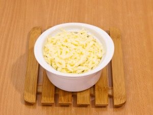 Fried eggs with mozzarella