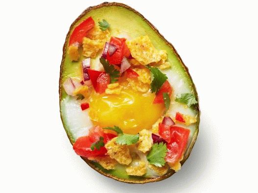 Photo Scrambled Eggs in Avocado