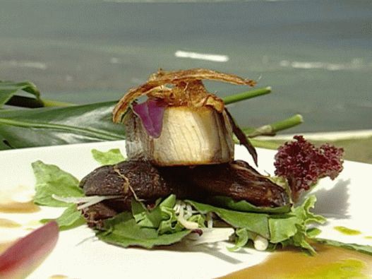 Photo of a Japanese yellowtail with shiitake mushrooms baked with ginger and vinaigrette sauce with root beer and hoisin