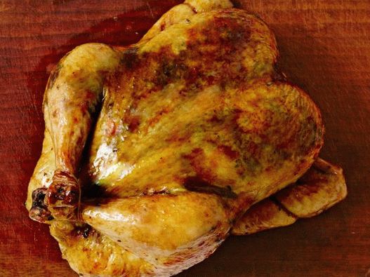 Photo Baked chicken with a salad of beans, red orange and fennel