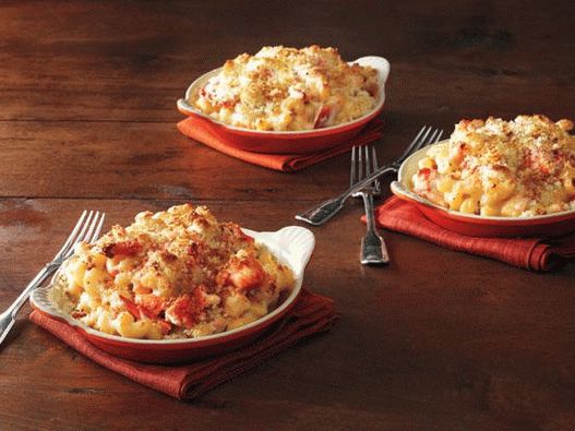 Photo Baked kavatappi pasta with lobster in cheese sauce