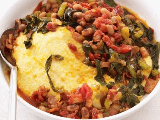 Grilled corn porridge with bacon and beans