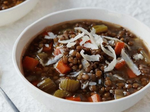 Vegetable soup with lentils