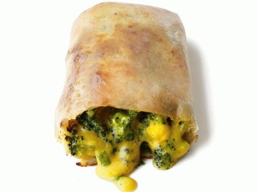 Spring rolls with cheddar cheese and broccoli