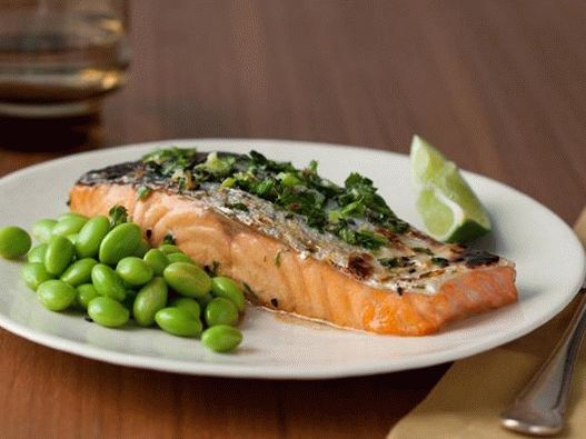 Grilled salmon steak with edamame beans