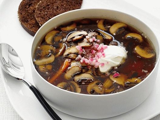 Mushroom soup with caraway seeds