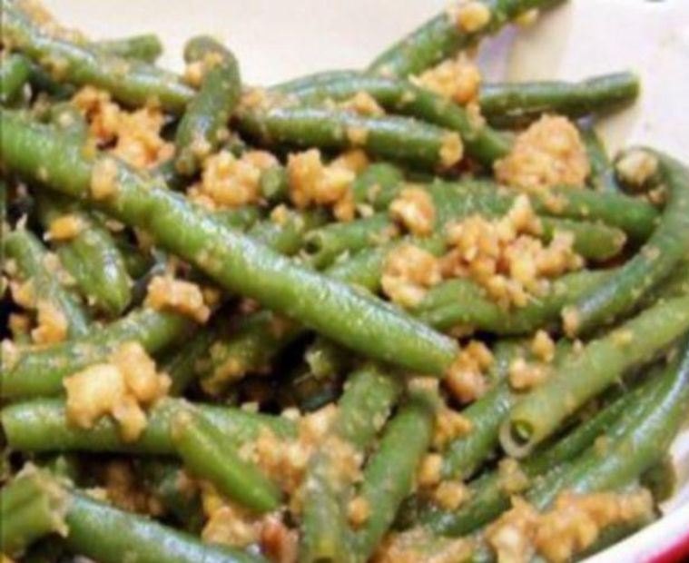 Green Beans with Nuts