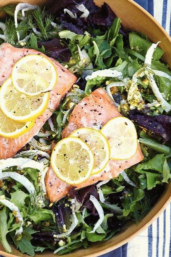 Photo Green Salmon Steamed Salad