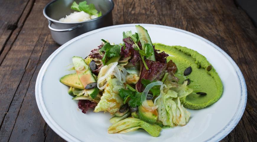 Green salad with rice