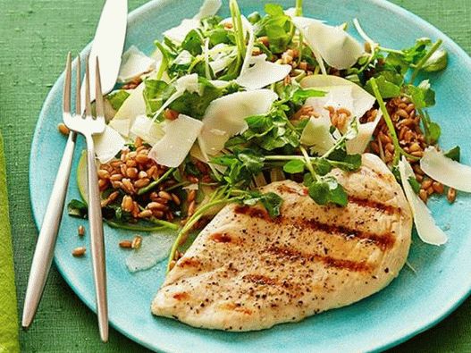 Photo of grilled chicken with wheat grits salad