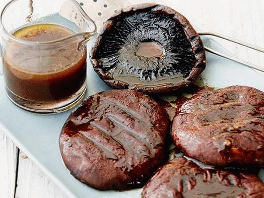 Photo Fried Portobello Mushrooms with Balsamic Sauce