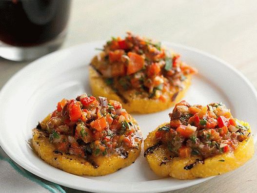 Photo Fried Polenta Crackers with Baked Peppers Salsa