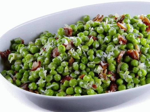 Photo of fried bacon with peas in champagne sauce