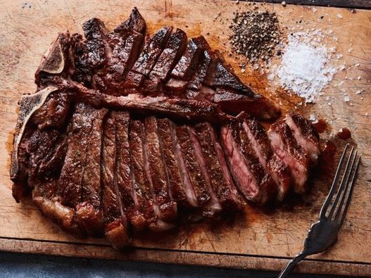 Photo of pan-fried steak tibone