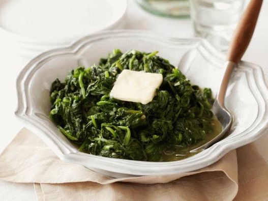 Photo Fried Spinach with Garlic