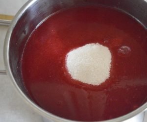 Dogwood jelly for the winter
