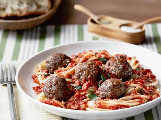 Photo of the dish - Spaghetti with meatballs in tomato sauce
