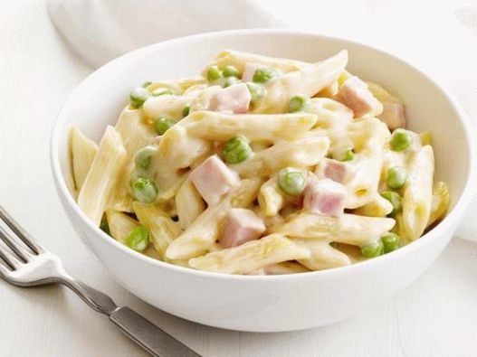 Photo of the dish - Penne pasta with four cheeses, peas and ham