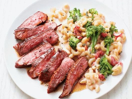 Photography Dishes - Flank Steak with McNee Cheese and Broccoli