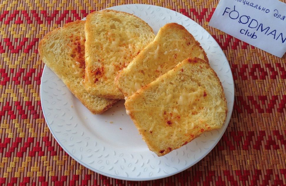 Тосты из хлеба на сковороде. Тосты с сыром на сковороде. кукурузные тосты. тосты из кукурузной муки.